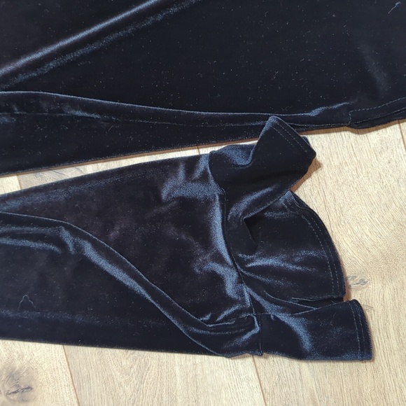 Ashley Stewart ruffle neck black velvet top tunic plus size 4X - Picture 3 of 6